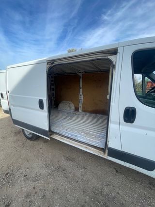 Furgoneta Blanca Citroen Jumper