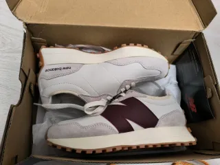 New Balance W327 Unisex Beige/Rojo