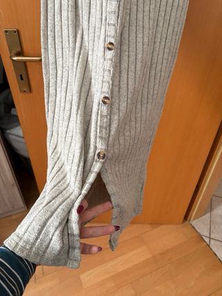 Abito lungo grigio con bottoni