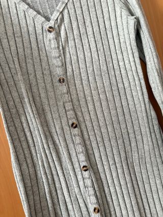 Abito lungo grigio con bottoni