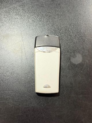 Telemóvel Nokia 8310