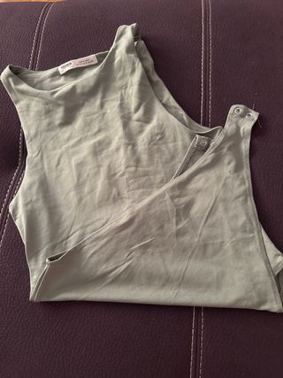 Body básico Pull&Bear verde talla S