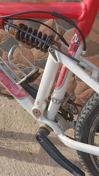 Bicicleta Rockrider Roja y Blanca