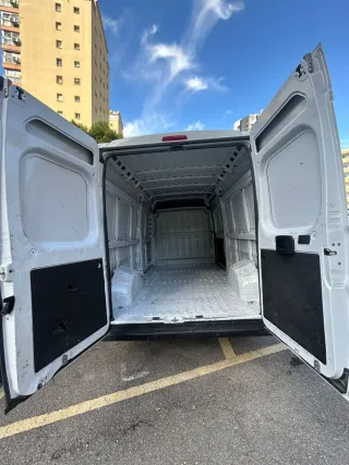 Furgoneta Fiat Ducatto L3, gran volumen de carga