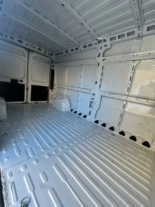 Furgoneta Fiat Ducatto L3, gran volumen de carga