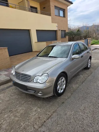 Mercedes-Benz Clase C 2004