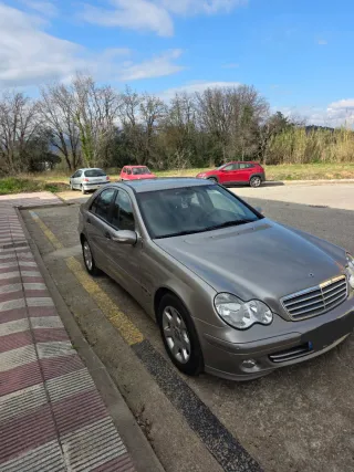 Mercedes-Benz Clase C 2004