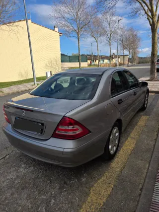 Mercedes-Benz Clase C 2004