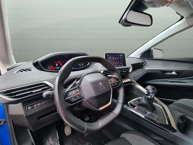 Peugeot 3008 1.2i TURBO 130cv. ACTIVE PACK