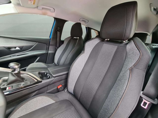 Peugeot 3008 1.2i TURBO 130cv. ACTIVE PACK