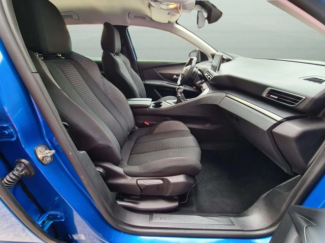 Peugeot 3008 1.2i TURBO 130cv. ACTIVE PACK