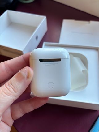 AirPods