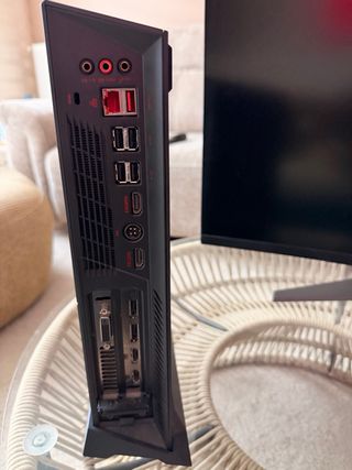 PC da gaming MSI e monitor MSI