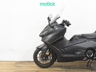 YAMAHA TMAX 560