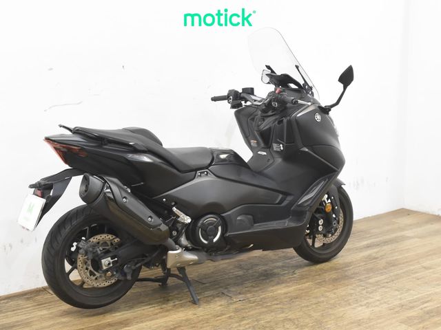 YAMAHA TMAX 560