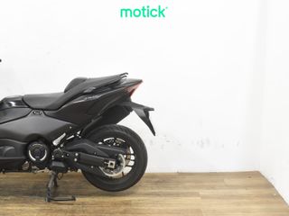 YAMAHA TMAX 560