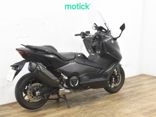 YAMAHA TMAX 560