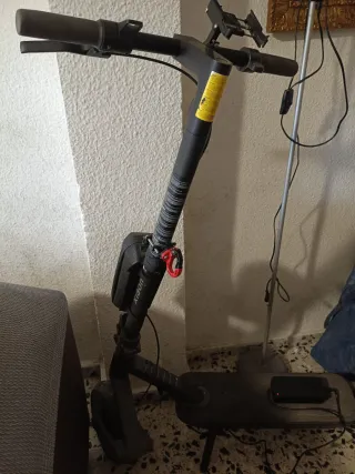 Patinete Xiaomi 4 Ultra con cargador