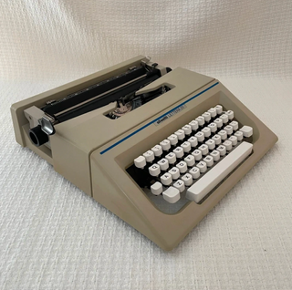 Olivetti Lettera 25 Española con Caja
