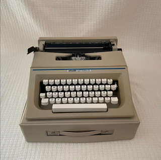 Olivetti Lettera 25 Española con Caja