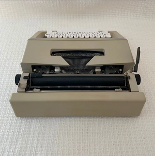 Olivetti Lettera 25 Española con Caja