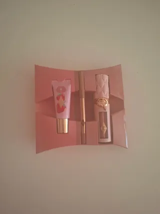 Estuche Charlotte Tilbury Labios Juicy