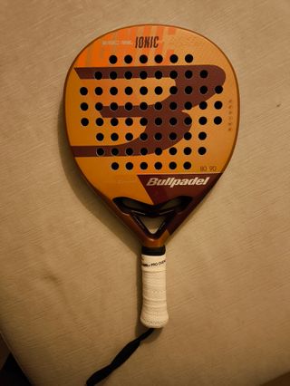 Pala de Pádel Bullpadel casi nueva