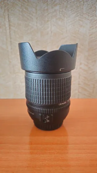 Objetivo Nikon 18-135mm