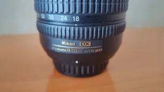 Objetivo Nikon 18-135mm