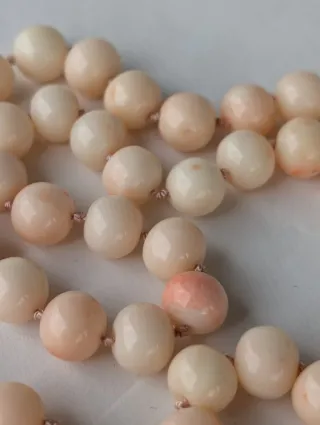 Collana perle corallo rosa chiaro "pelle d'angelo"