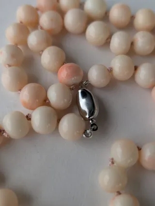 Collana perle corallo rosa chiaro "pelle d'angelo"