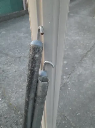 Toldo de verano beige y gris