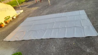 Toldo de verano beige y gris