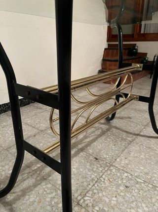 Mesa de cristal y sillas