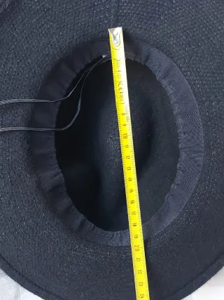 Sombrero negro elegante