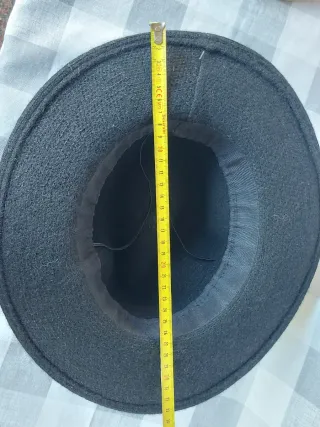 Sombrero negro elegante