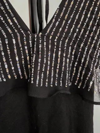 Body Bershka lentejuelas negro y plata