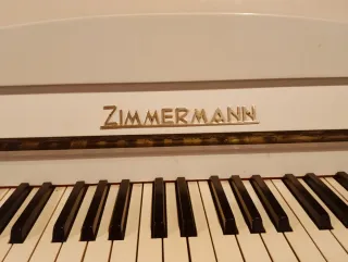 Piano Vertical Zimmermann Marfil