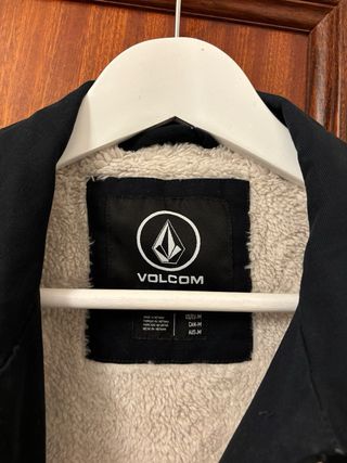 Chaqueta Volcom azul marino con etiqueta