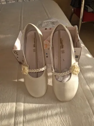 Zapatos de comunión blancos