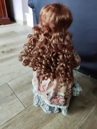 Muñeca de porcelana antigua