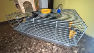 Jaula para cobaya gris y amarilla