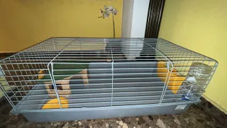 Jaula para cobaya gris y amarilla
