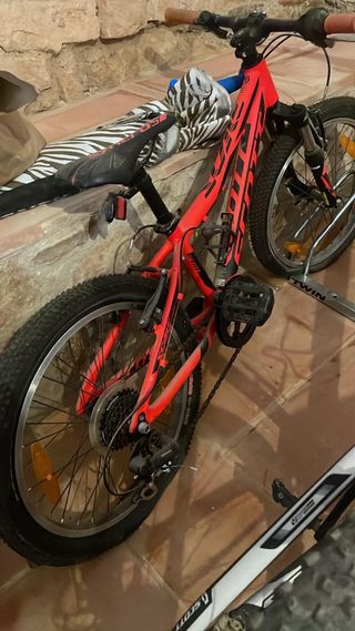 Bicicleta Scott Scale Roja
