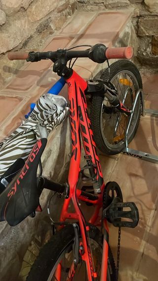Bicicleta Scott Scale Roja