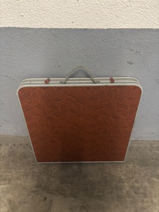 Mesa plegable camping naranja y plata