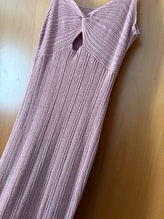 Abito rosa con cut-out