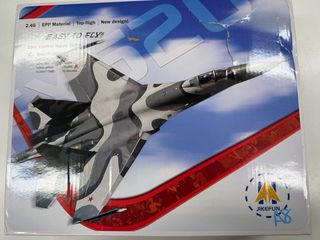 Avión de combate RC rojo