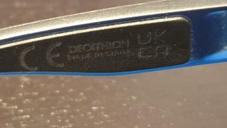 Óculos de Sol Pretos e com lentes espelhadas Azuis