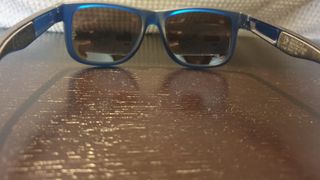 Óculos de Sol Pretos e com lentes espelhadas Azuis